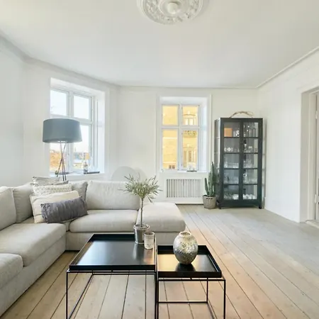 Luxury Central W. Balcony And Lake View *