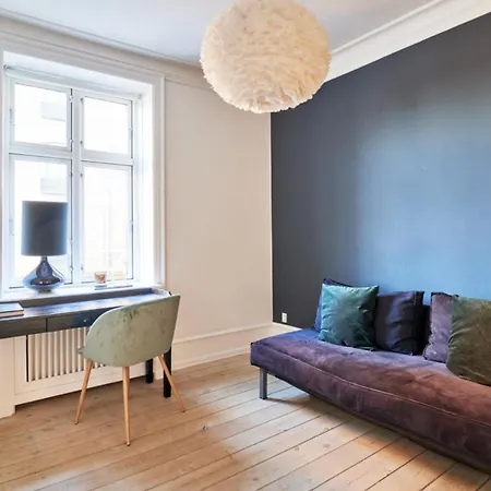 Luxury Central W. Balcony And Lake View Lejlighed